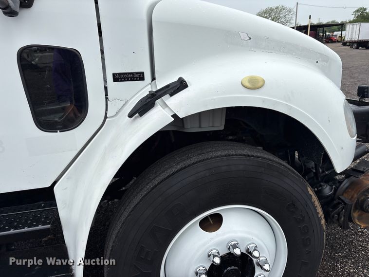 image for item EG9152 2007 Freightliner Business Class M2 Ext. Cab utility / service truck