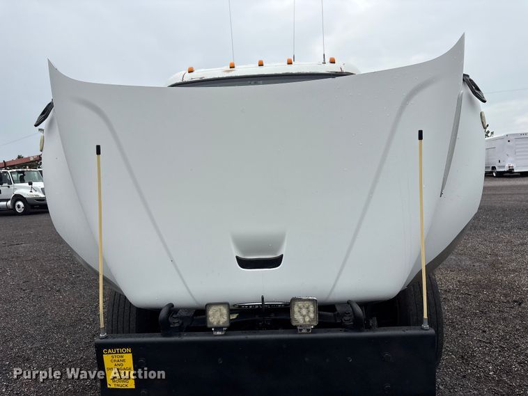 image for item EG9152 2007 Freightliner Business Class M2 Ext. Cab utility / service truck