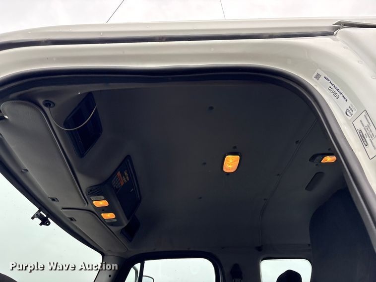 image for item EG9152 2007 Freightliner Business Class M2 Ext. Cab utility / service truck