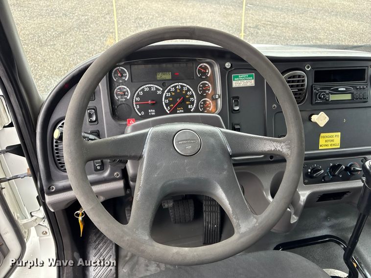 image for item EG9152 2007 Freightliner Business Class M2 Ext. Cab utility / service truck