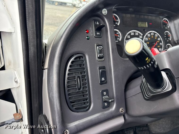 image for item EG9152 2007 Freightliner Business Class M2 Ext. Cab utility / service truck