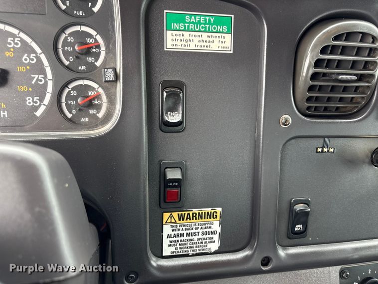 image for item EG9152 2007 Freightliner Business Class M2 Ext. Cab utility / service truck