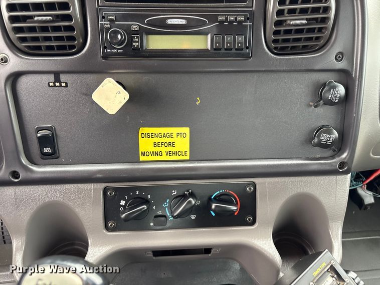 image for item EG9152 2007 Freightliner Business Class M2 Ext. Cab utility / service truck