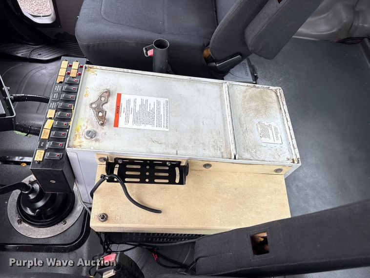 image for item EG9152 2007 Freightliner Business Class M2 Ext. Cab utility / service truck