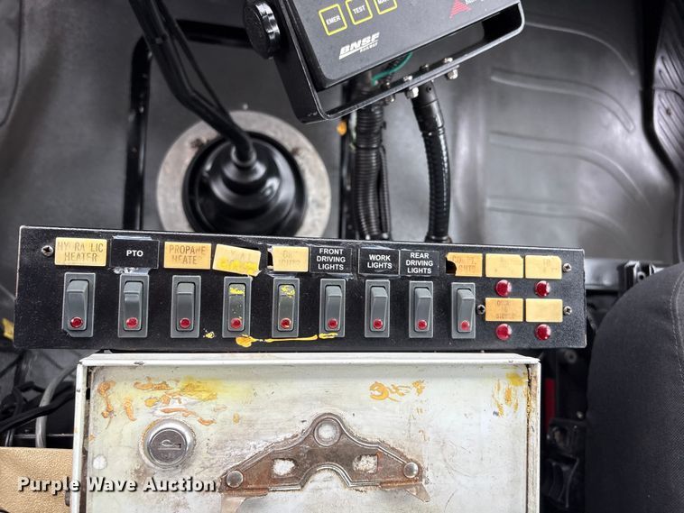 image for item EG9152 2007 Freightliner Business Class M2 Ext. Cab utility / service truck
