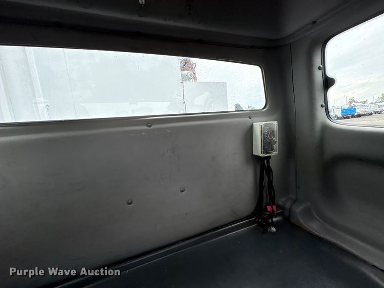 image for item EG9152 2007 Freightliner Business Class M2 Ext. Cab utility / service truck