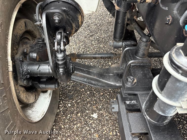 image for item EG9152 2007 Freightliner Business Class M2 Ext. Cab utility / service truck