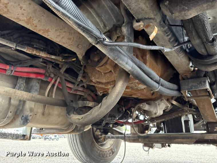 image for item EG9152 2007 Freightliner Business Class M2 Ext. Cab utility / service truck