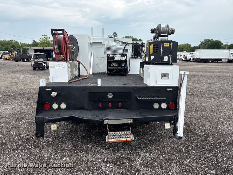 image for item EG9155 2014 Ford F550 Super Duty Ext. Cab utility / service truck