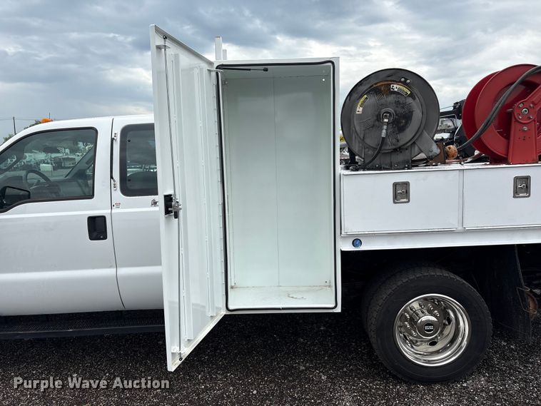 image for item EG9155 2014 Ford F550 Super Duty Ext. Cab utility / service truck