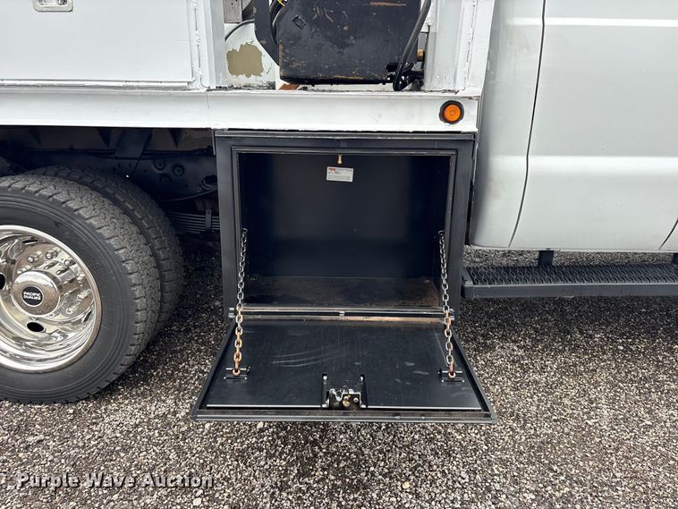 image for item EG9155 2014 Ford F550 Super Duty Ext. Cab utility / service truck