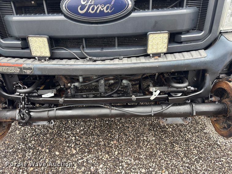 image for item EG9155 2014 Ford F550 Super Duty Ext. Cab utility / service truck