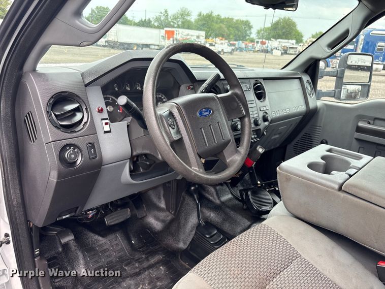 image for item EG9155 2014 Ford F550 Super Duty Ext. Cab utility / service truck