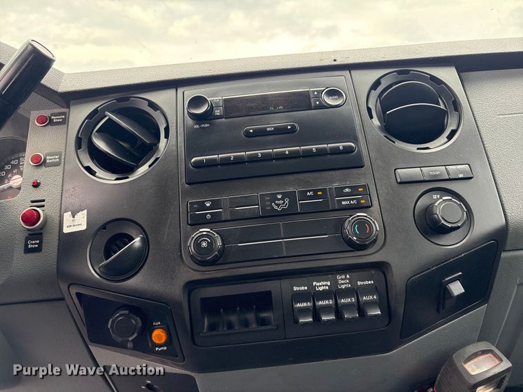 image for item EG9155 2014 Ford F550 Super Duty Ext. Cab utility / service truck