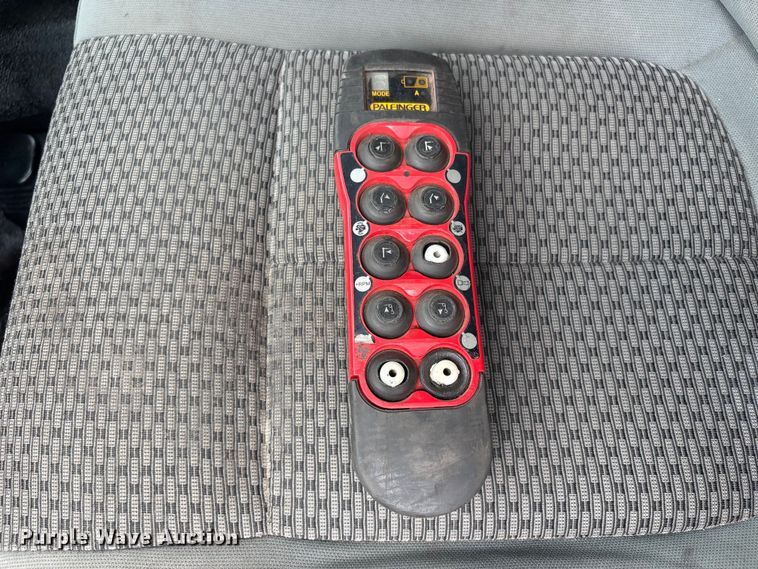 image for item EG9155 2014 Ford F550 Super Duty Ext. Cab utility / service truck