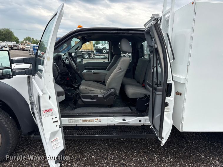 image for item EG9155 2014 Ford F550 Super Duty Ext. Cab utility / service truck