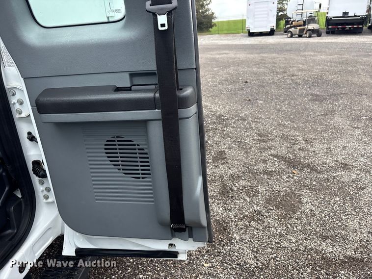image for item EG9155 2014 Ford F550 Super Duty Ext. Cab utility / service truck