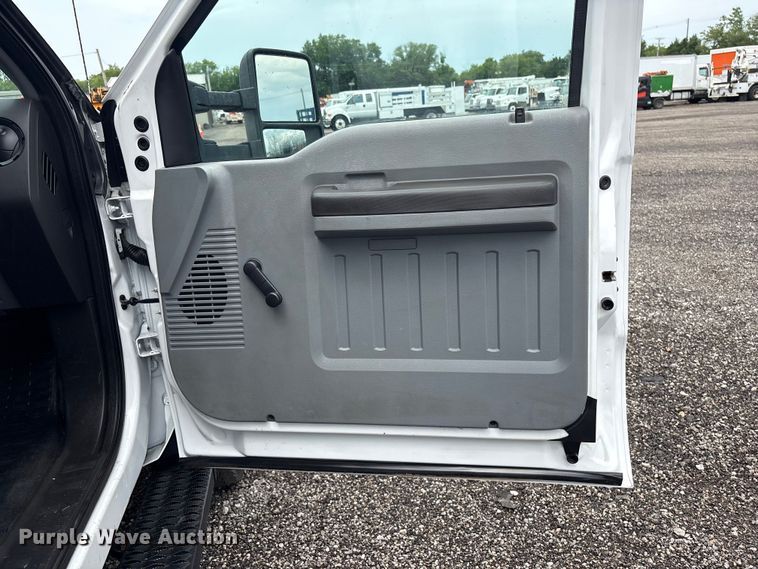 image for item EG9155 2014 Ford F550 Super Duty Ext. Cab utility / service truck