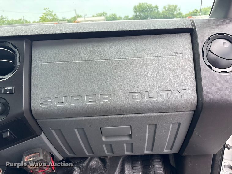 image for item EG9155 2014 Ford F550 Super Duty Ext. Cab utility / service truck