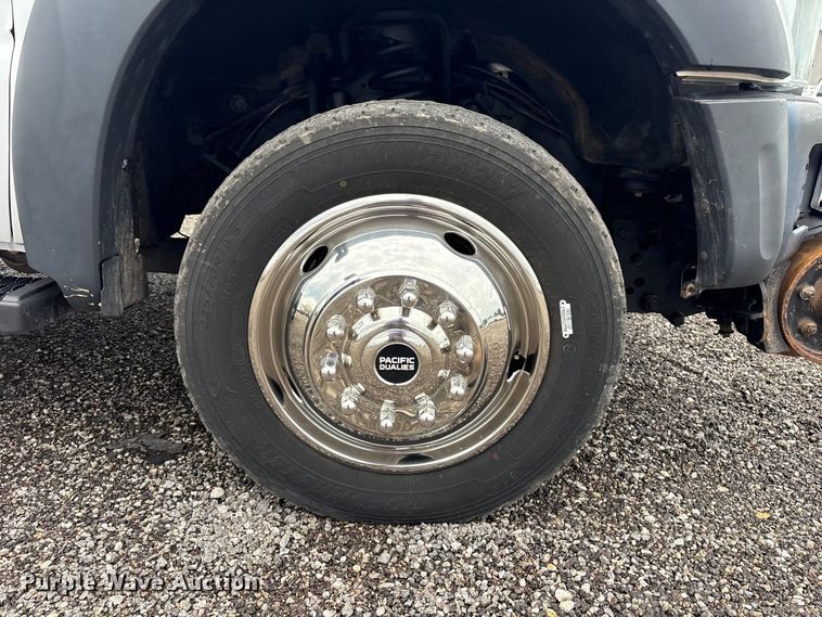 image for item EG9155 2014 Ford F550 Super Duty Ext. Cab utility / service truck