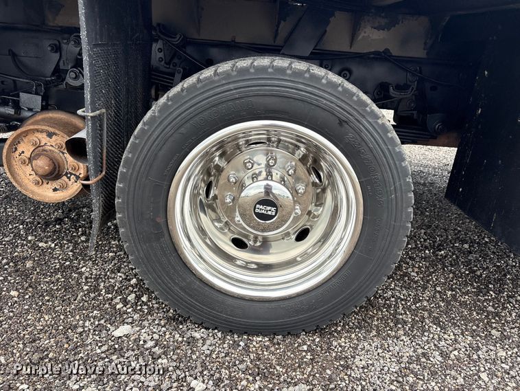 image for item EG9155 2014 Ford F550 Super Duty Ext. Cab utility / service truck