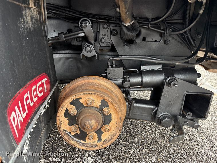image for item EG9155 2014 Ford F550 Super Duty Ext. Cab utility / service truck