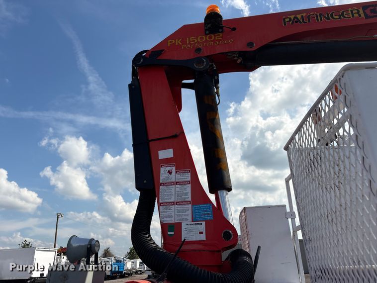 image for item EG9165 2007 Freightliner Business Class M2 Crew Cab crane truck
