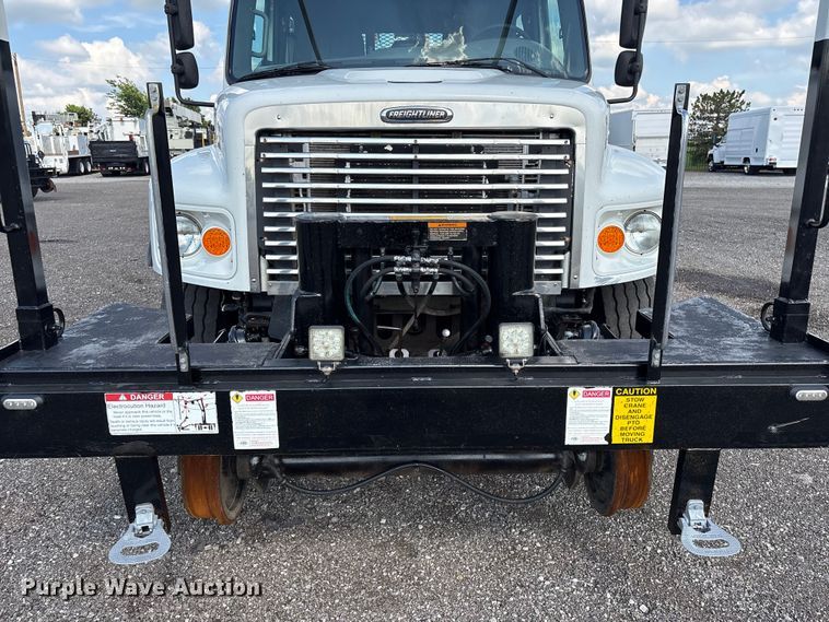 image for item EG9165 2007 Freightliner Business Class M2 Crew Cab crane truck