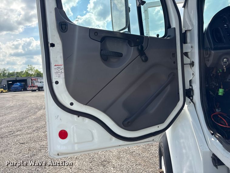 image for item EG9165 2007 Freightliner Business Class M2 Crew Cab crane truck
