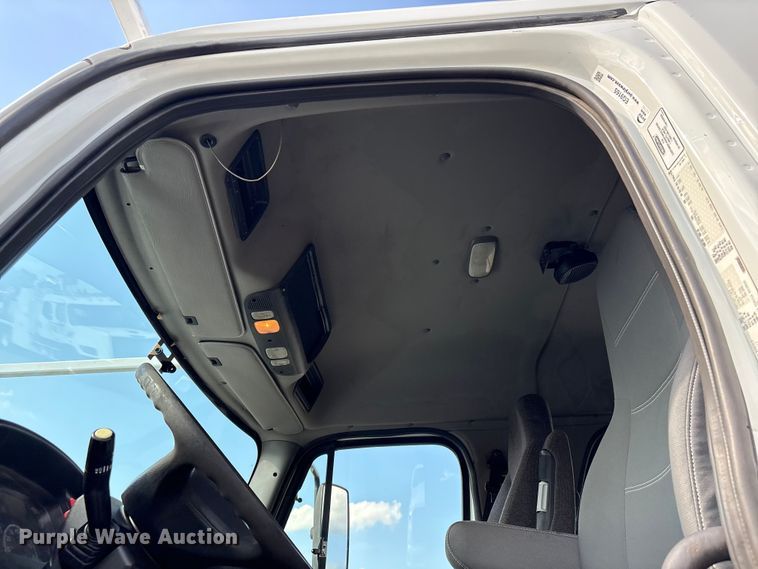 image for item EG9165 2007 Freightliner Business Class M2 Crew Cab crane truck
