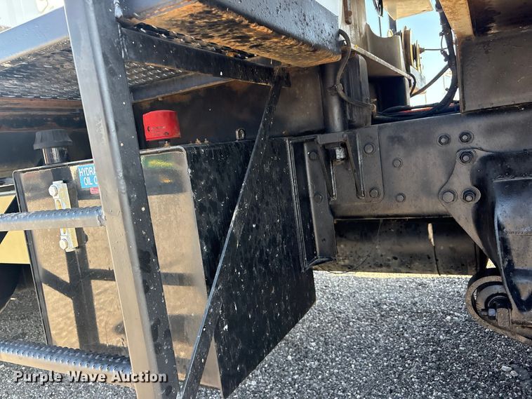 image for item EG9175 2012 Freightliner Business Class M2 crane truck