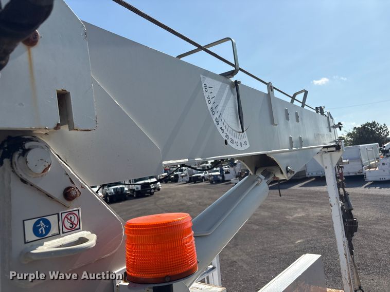 image for item EG9175 2012 Freightliner Business Class M2 crane truck