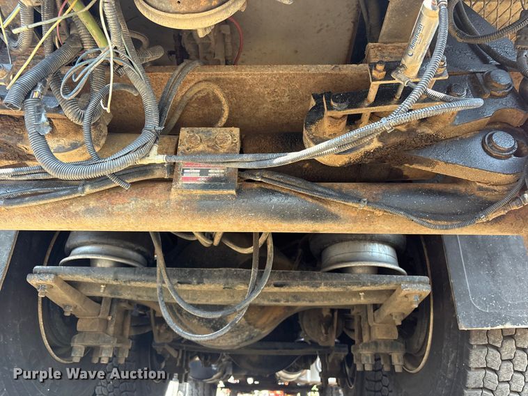 image for item EG9175 2012 Freightliner Business Class M2 crane truck