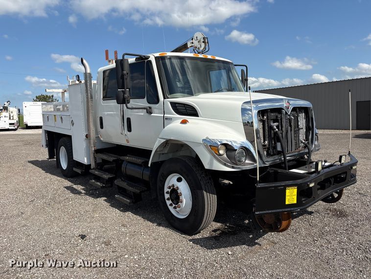 image for item EG9183 2010 International WorkStar 7400 Crew Cab utility / service truck