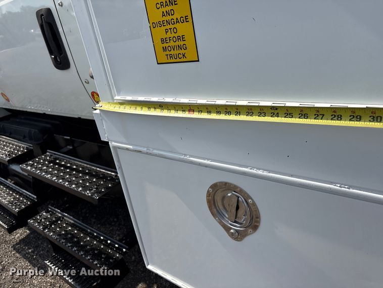 image for item EG9183 2010 International WorkStar 7400 Crew Cab utility / service truck