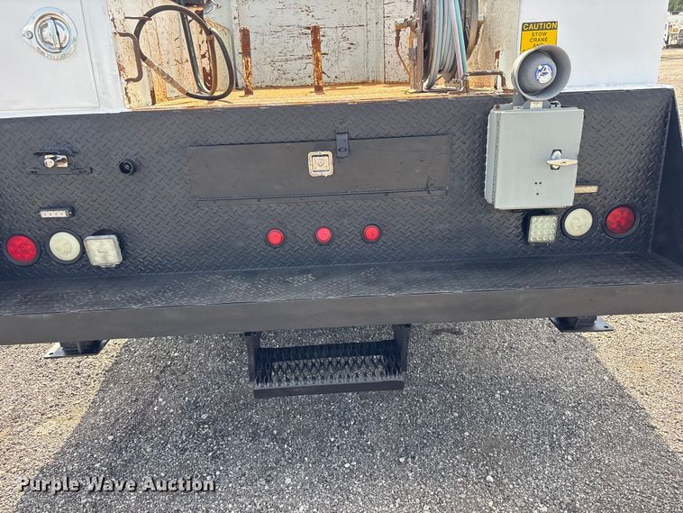 image for item EG9183 2010 International WorkStar 7400 Crew Cab utility / service truck