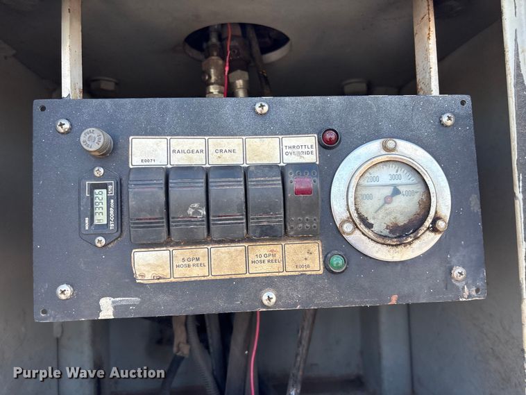 image for item EG9183 2010 International WorkStar 7400 Crew Cab utility / service truck