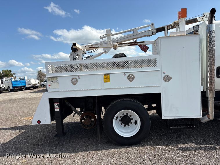 image for item EG9183 2010 International WorkStar 7400 Crew Cab utility / service truck
