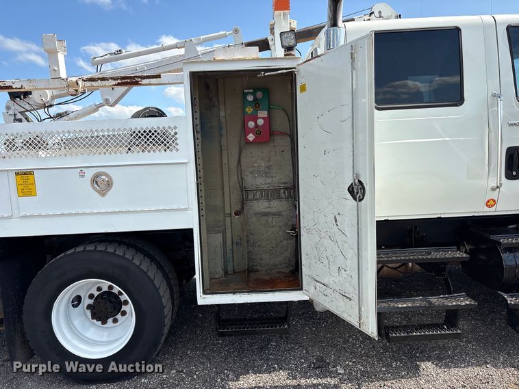 image for item EG9183 2010 International WorkStar 7400 Crew Cab utility / service truck
