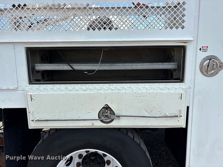 image for item EG9183 2010 International WorkStar 7400 Crew Cab utility / service truck