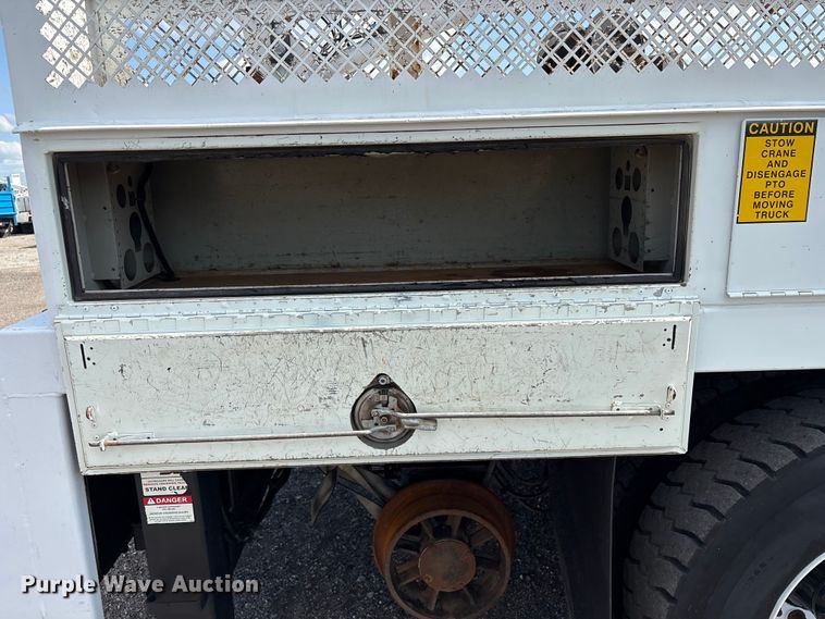 image for item EG9183 2010 International WorkStar 7400 Crew Cab utility / service truck
