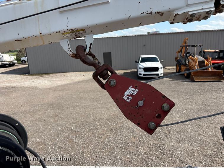 image for item EG9183 2010 International WorkStar 7400 Crew Cab utility / service truck
