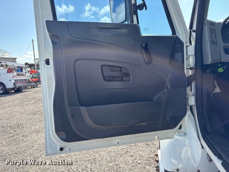 image for item EG9183 2010 International WorkStar 7400 Crew Cab utility / service truck