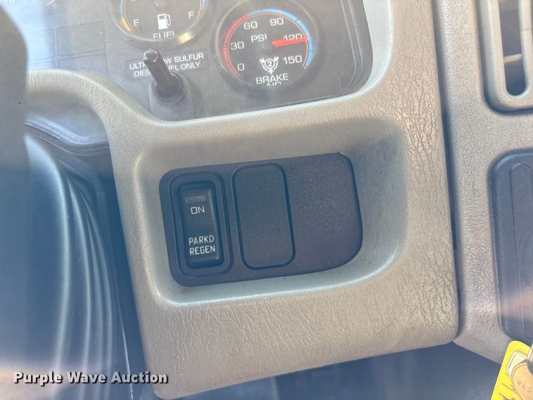 image for item EG9183 2010 International WorkStar 7400 Crew Cab utility / service truck