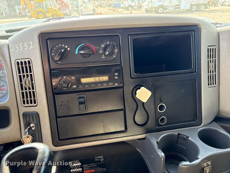 image for item EG9183 2010 International WorkStar 7400 Crew Cab utility / service truck
