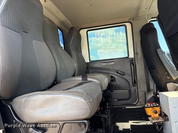 image for item EG9183 2010 International WorkStar 7400 Crew Cab utility / service truck