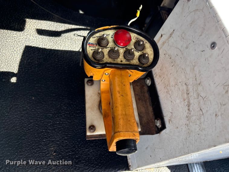 image for item EG9183 2010 International WorkStar 7400 Crew Cab utility / service truck