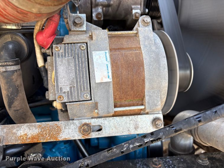 image for item EG9183 2010 International WorkStar 7400 Crew Cab utility / service truck