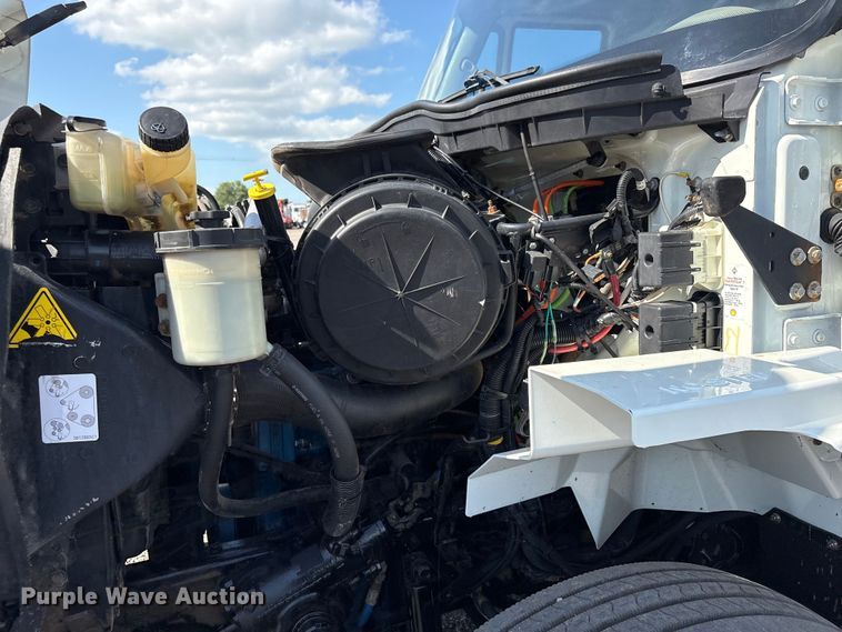 image for item EG9183 2010 International WorkStar 7400 Crew Cab utility / service truck