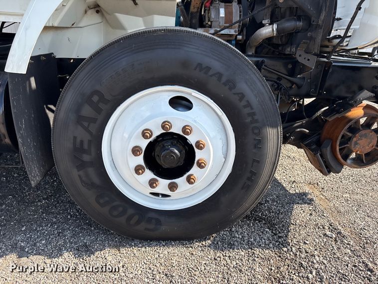 image for item EG9183 2010 International WorkStar 7400 Crew Cab utility / service truck